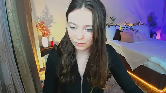 Snapshot of AlluringLookk chatting on 11/07/25, 04:18 AlluringLookk online show from 11/07/25, 04:18