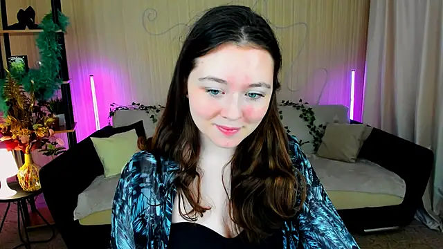 Snapshot of AlluringLookk chatting on 11/15/25, 04:32 AlluringLookk online show from 11/15/25, 04:32