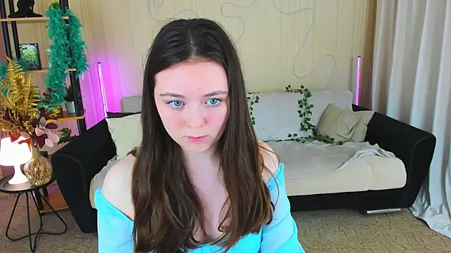 Snapshot of AlluringLookk chatting on 11/28/25, 04:42 AlluringLookk online show from 11/28/25, 04:42