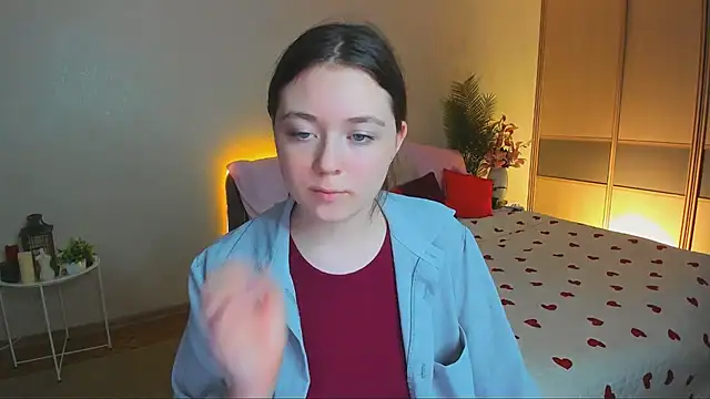 AlluringLookk online show from 05/17/26, 04:47