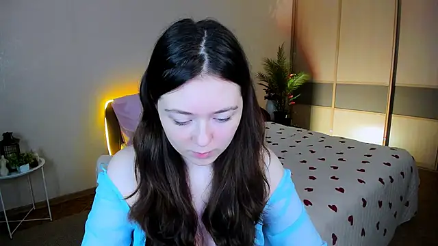 AlluringLookk online show from 06/14/26, 04:36