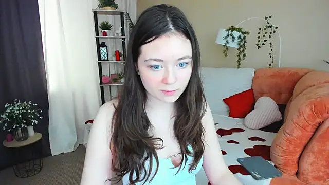 AlluringLookk online show from 06/19/26, 09:13