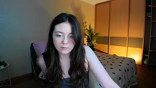 AlluringLookk online show from 06/21/26, 04:37