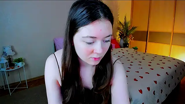 AlluringLookk online show from 07/13/26, 11:02