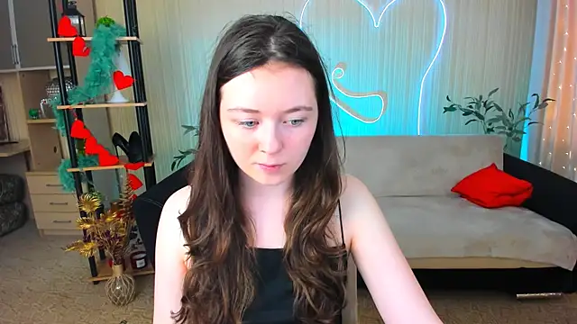 AlluringLookk online show from 07/22/26, 12:19