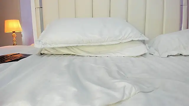 Bella Miia online show from 10/05/25, 02:48