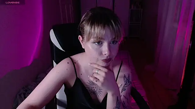 AngelicaHollywood online show from 03/19/26, 08:02