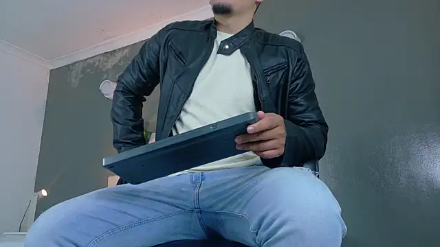 MrFox   online show from 11/08/25, 07:23