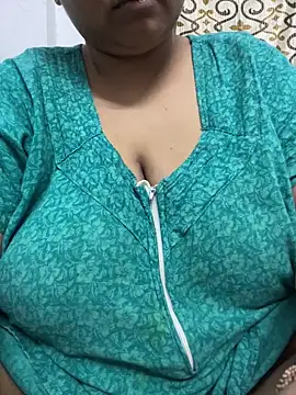 Snapshot of Miss_Kavya_ chatting on 09/16/25, 02:40 Miss Kavya online show from 09/16/25, 02:40