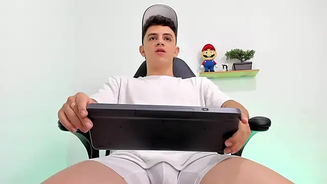 Snapshot of Mikecooper chatting on 10/12/25, 11:59 Mikecooper online show from 10/12/25, 11:59