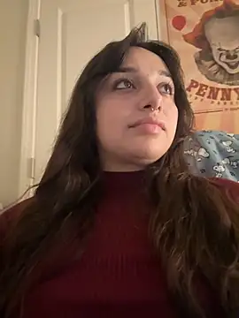 Snapshot of CharmingMaddie chatting on 11/27/25, 06:15 CharmingMaddie online show from 11/27/25, 06:15