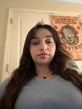Snapshot of CharmingMaddie chatting on 11/30/25, 01:53 CharmingMaddie online show from 11/30/25, 01:53