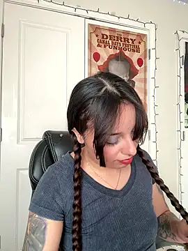 Snapshot of CharmingMaddie chatting on 01/11/26, 05:29 CharmingMaddie online show from 01/11/26, 05:29