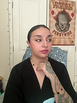 Snapshot of CharmingMaddie chatting on 02/10/26, 05:06 CharmingMaddie online show from 02/10/26, 05:06
