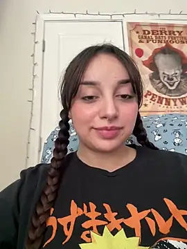 Snapshot of CharmingMaddie chatting on 02/11/26, 05:29 CharmingMaddie online show from 02/11/26, 05:29