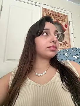 Snapshot of CharmingMaddie chatting on 03/06/26, 06:15 CharmingMaddie online show from 03/06/26, 06:15