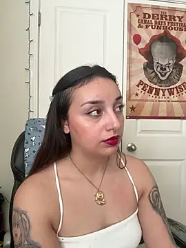 Snapshot of CharmingMaddie chatting on 03/25/26, 03:29 CharmingMaddie online show from 03/25/26, 03:29