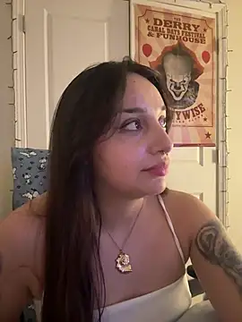 Snapshot of CharmingMaddie chatting on 03/26/26, 03:56 CharmingMaddie online show from 03/26/26, 03:56