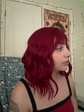 Snapshot of CharmingMaddie chatting on 03/31/26, 05:35 CharmingMaddie online show from 03/31/26, 05:35