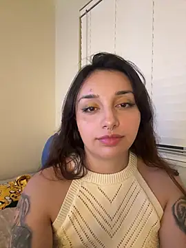 Snapshot of CharmingMaddie chatting on 04/09/26, 06:19 CharmingMaddie online show from 04/09/26, 06:19