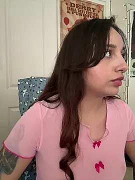 Snapshot of CharmingMaddie chatting on 04/16/26, 10:01 CharmingMaddie online show from 04/16/26, 10:01