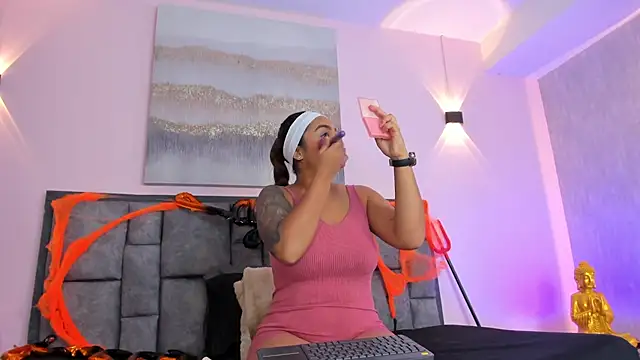 CrisstalStwart online show from 10/28/25, 08:22