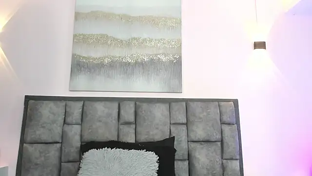 CrisstalStwart online show from 12/01/25, 07:19