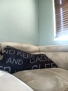 Snapshot of Thabo1004 chatting on 10/25/25, 08:11 Thabo1004 online show from 10/25/25, 08:11