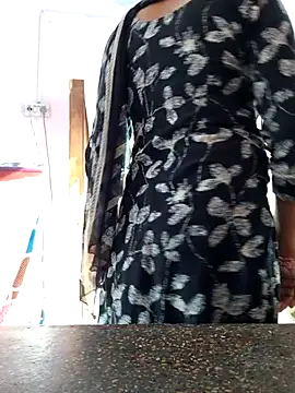 Love-pari077 online show from 11/04/25, 03:38