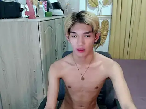 fuckerfriendsxx online show from 07/04/26, 10:32