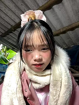 Snapshot of AdamLazis chatting on 11/18/25, 01:22 AdamLazis online show from 11/18/25, 01:22