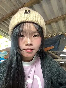 Snapshot of AdamLazis chatting on 12/03/25, 01:13 AdamLazis online show from 12/03/25, 01:13