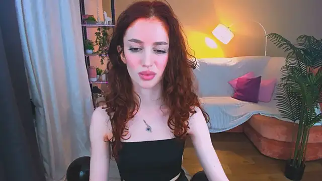Snapshot of ChristinaConteeree chatting on 10/23/25, 01:21 ChristinaConteeree online show from 10/23/25, 01:21