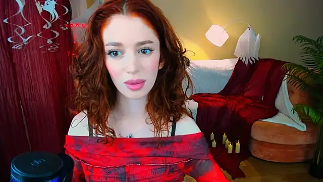 Snapshot of ChristinaConteeree chatting on 10/25/25, 11:29 ChristinaConteeree online show from 10/25/25, 11:29