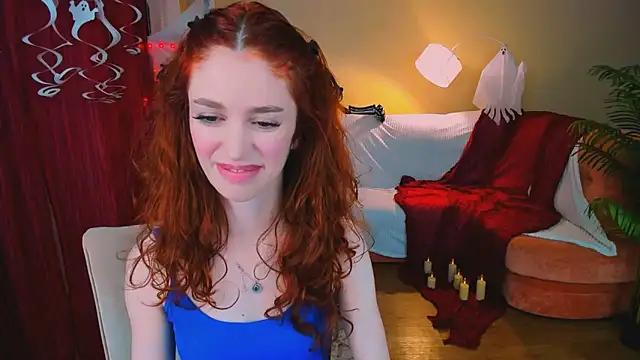 Snapshot of ChristinaConteeree chatting on 10/25/25, 11:32 ChristinaConteeree online show from 10/25/25, 11:32