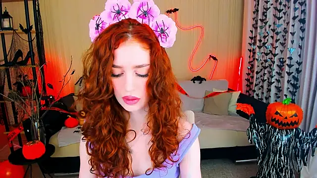 Snapshot of ChristinaConteeree chatting on 10/27/25, 07:18 ChristinaConteeree online show from 10/27/25, 07:18