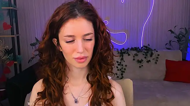 ChristinaConteeree online show from 06/04/26, 07:20
