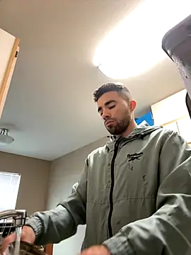 Snapshot of kelvin971011 chatting on 10/11/25, 06:39 kelvin971011 online show from 10/11/25, 06:39