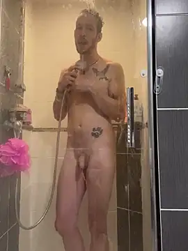 Snapshot of charl-5 chatting on 09/18/25, 11:23 charl-5 online show from 09/18/25, 11:23