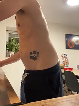 Snapshot of charl-5 chatting on 11/28/25, 07:16 charl-5 online show from 11/28/25, 07:16