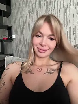 Snapshot of miss_veroNika chatting on 09/22/25, 03:30 miss veroNika online show from 09/22/25, 03:30