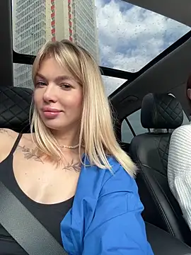 Snapshot of miss_veroNika chatting on 09/26/25, 02:37 miss veroNika online show from 09/26/25, 02:37