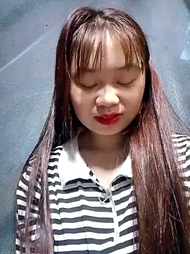 Snapshot of PhayPhay123 chatting on 10/01/25, 11:44 PhayPhay123 online show from 10/01/25, 11:44