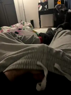 Snapshot of Frankieyyy1 chatting on 12/15/25, 08:57 Frankieyyy1 online show from 12/15/25, 08:57