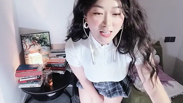 Emmaq996 online show from 10/20/25, 02:45