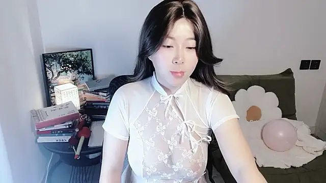 Snapshot of Emmaq996 chatting on 11/07/25, 02:55 Emmaq996 online show from 11/07/25, 02:55