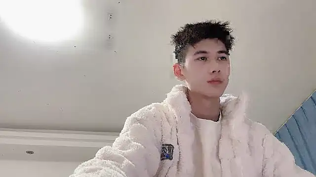 Snapshot of xiaojie2563 chatting on 01/11/26, 12:10 xiaojie2563 online show from 01/11/26, 12:10