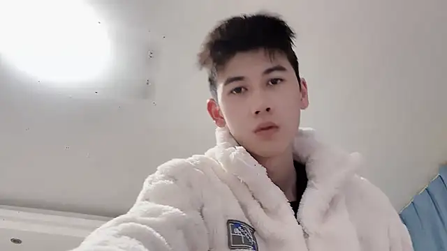 Snapshot of xiaojie2563 chatting on 01/19/26, 01:04 xiaojie2563 online show from 01/19/26, 01:04