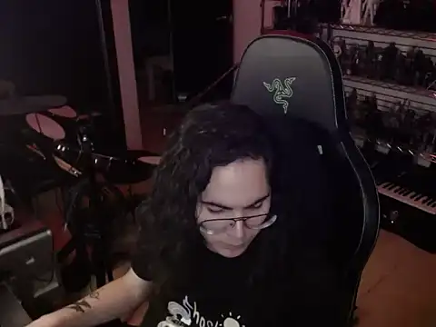 Snapshot of dorrey21 chatting on 10/20/25, 12:00 dorrey21 online show from 10/20/25, 12:00