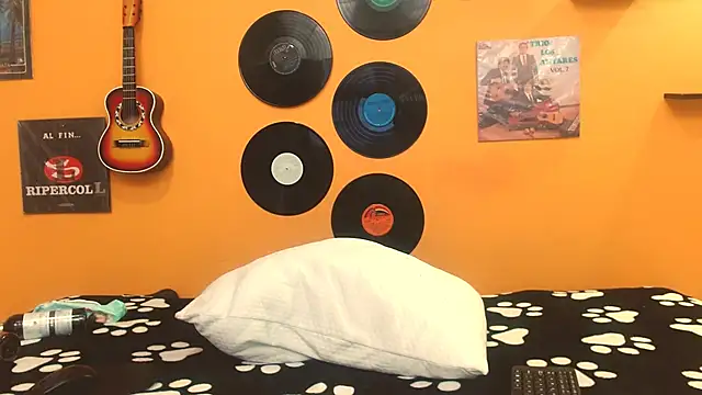 meisevil77 online show from 09/28/25, 02:50